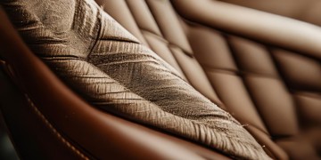 探歌座椅是用什么材料做的？