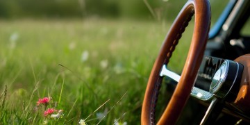 握着你的方向盘出自哪首歌？