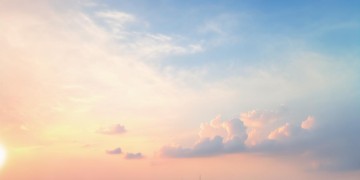 武汉8月的天空究竟是哪首歌？