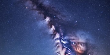 敢问天河谁更高究竟出自哪首歌？
