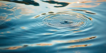 泛起一丝丝涟漪出自哪首歌？